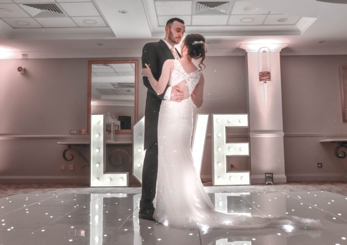 wedding photography, buckinghamshire, Bershire, High Wycombe, Amersham, Beaconsfield, waddesdon manor, wedding, bride and groom..