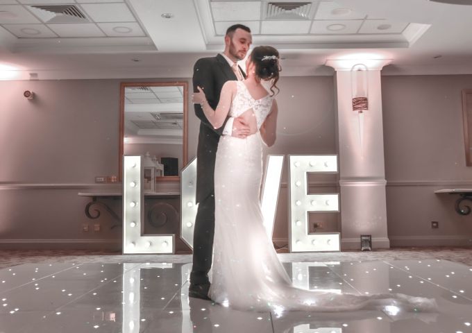 wedding photography, buckinghamshire, Bershire, High Wycombe, Amersham, Beaconsfield, waddesdon manor, wedding, bride and groom..