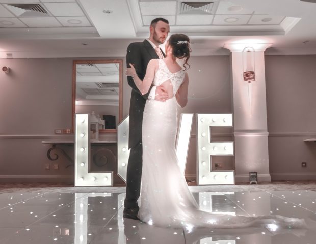 wedding photography, buckinghamshire, Bershire, High Wycombe, Amersham, Beaconsfield, waddesdon manor, wedding, bride and groom..